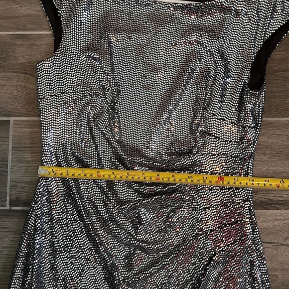 Anne Klein Silver Metallic Cocktail Dress - Picture 6 of 7